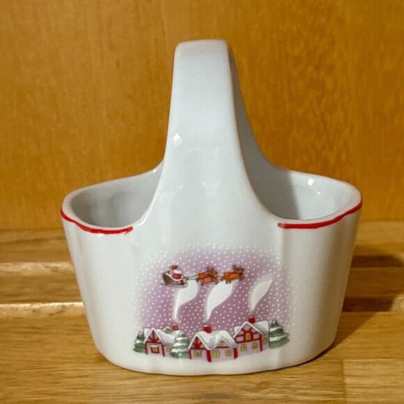 Vtg NWT Porcelain Christmas Bud Vase Basket Set Miniature Santa Sled 2 Piece Box - Picture 3 of 16